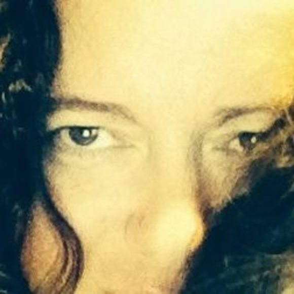 Meet your Posher, Edna - Picture 1 of 1